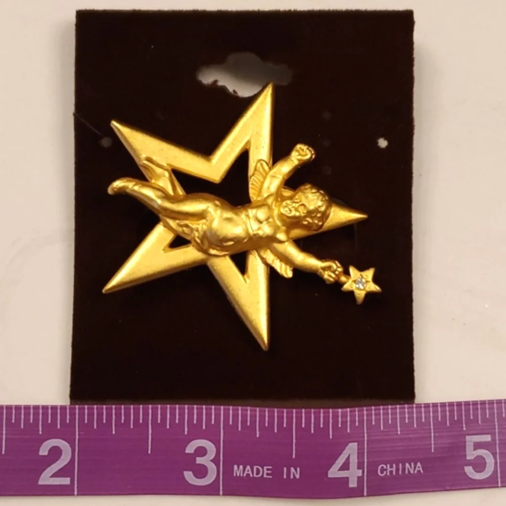 Vintage cherub star
